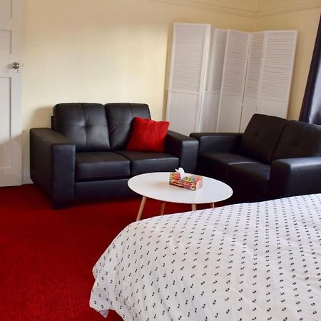 Comfortable 3 Bedroom Apartment In Trendy Haberfield Sydney Exterior foto