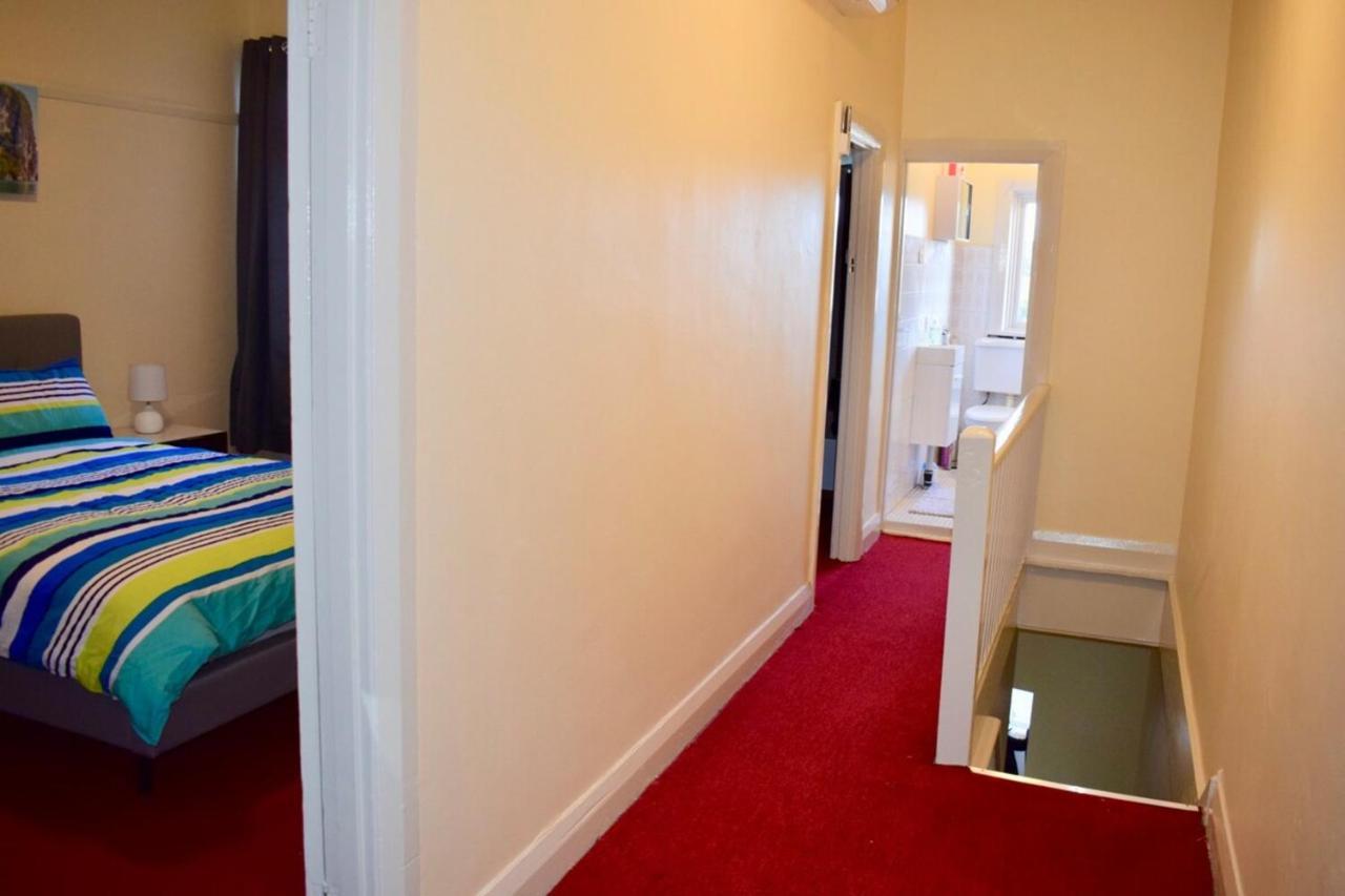 Comfortable 3 Bedroom Apartment In Trendy Haberfield Sydney Exterior foto
